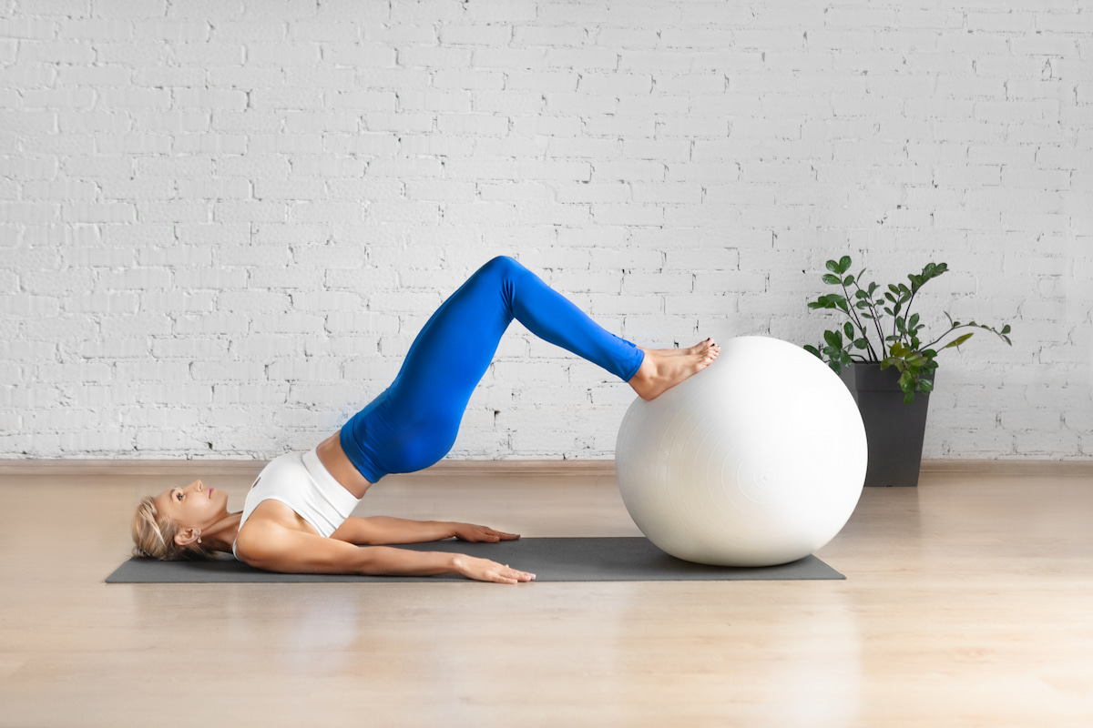 Beckenbodentraining Übung mit Gymnastikball – Physiotherapie Therapiezentrum Möller Kandel Freckenfeld Hagenbach