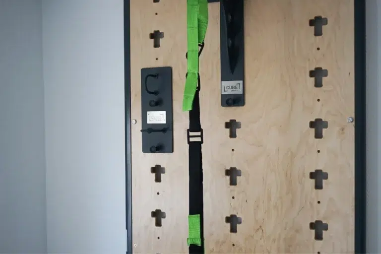 Funktioneller Trainingsbereich mit TRX-System in der Physiopraxis Rülzheim